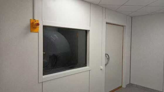 Double Glass RF Shielded MRI Window with Hollow 8mm Tempered 5mm Glass for -40°C to +85°C