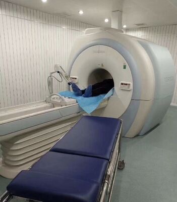 สเตรเชอร์ MRI ที่ไม่เป็นแม่เหล็ก มีล้อเงียบทั่วไป 150 มม.